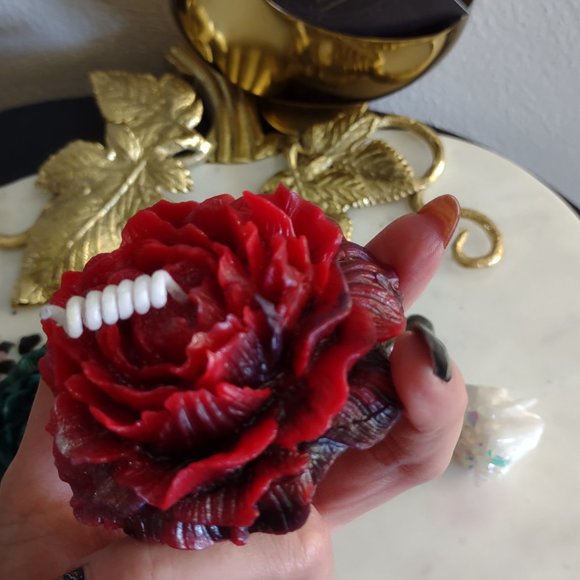 Peony Flower Beeswax Aromatherapy Candle Set w/ Diffuser, Crystals & Potpourri - Picture 7 of 15
